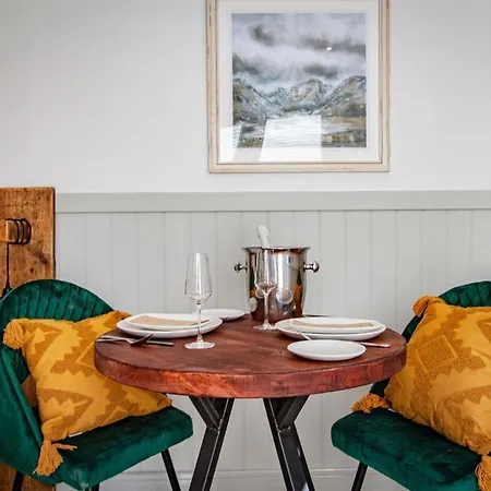 District Woodland Pods - Winster, Bowness-on-windermere *