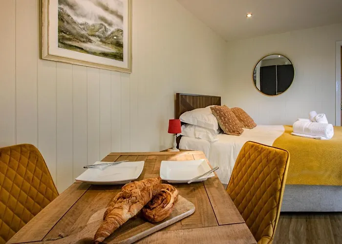 District Woodland Pods - Winster, Bowness-on-windermere *